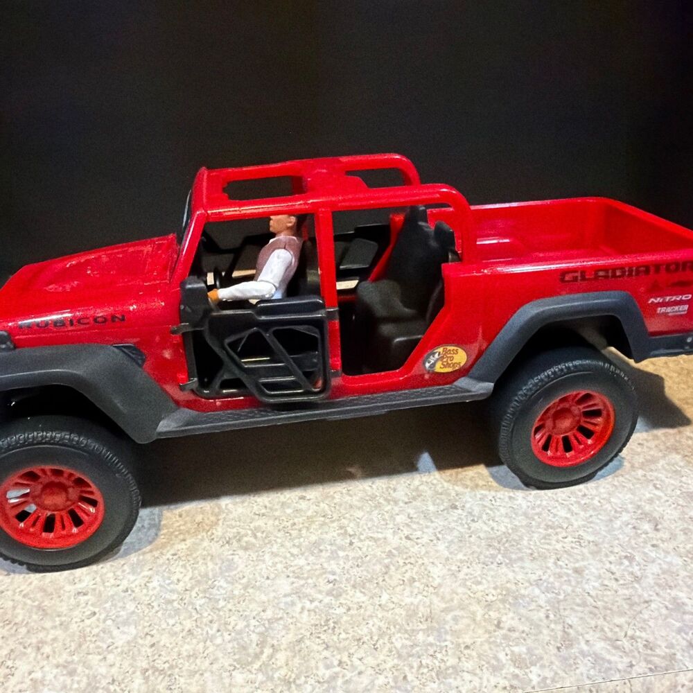 Jada Toys Jeep Gladiator Rubicon Bass Pro Shops - with driver figure